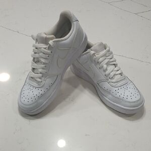 Nike White Air Force 1 Sneakers Classic Design Women Sz 8 Pre-owned